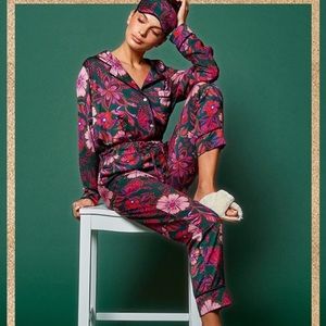 🩷 NWT REVOLVE PLUSH Plush Faux Silk Floral Pajama Set MSRP $172 Size: L